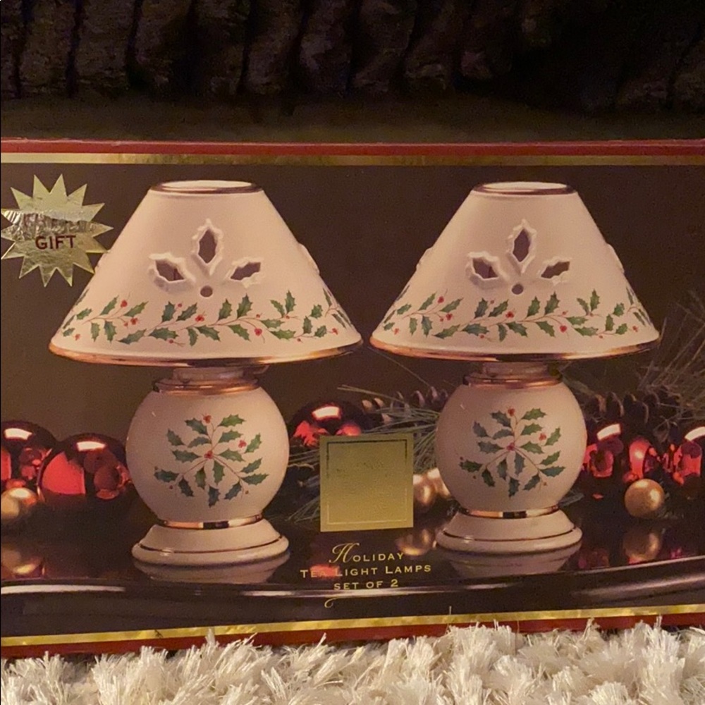NIB LENOX Holiday Tea Light Lamps Set of 2